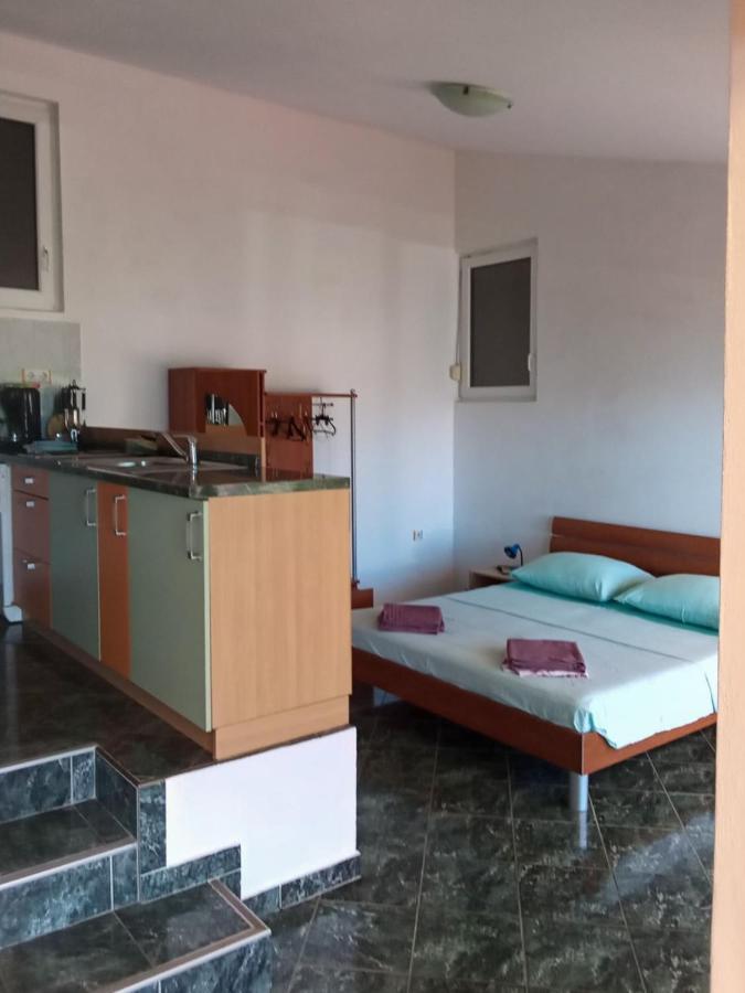 Apartmani Frka Sali Exterior photo